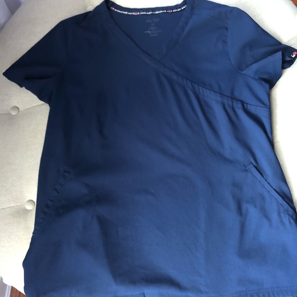 Maternity scrub top